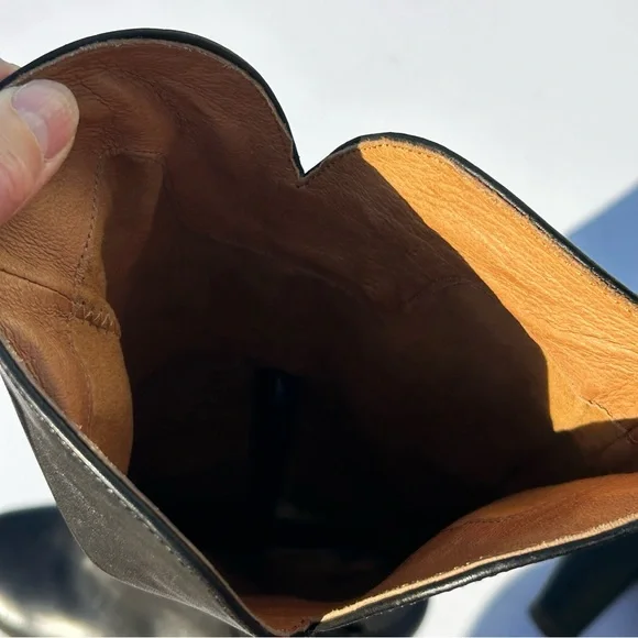 Sofft Black Leather Side 1/2 Zip Boots Sculpted Edge 4 1/2” Angled Heel Size 8.5 - Picture 15 of 15